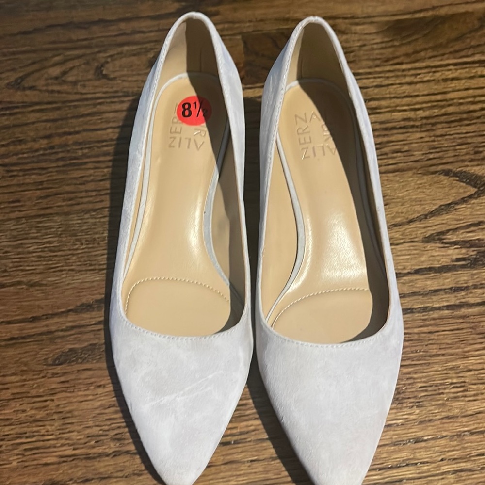 Naturalizer gray suede pumps